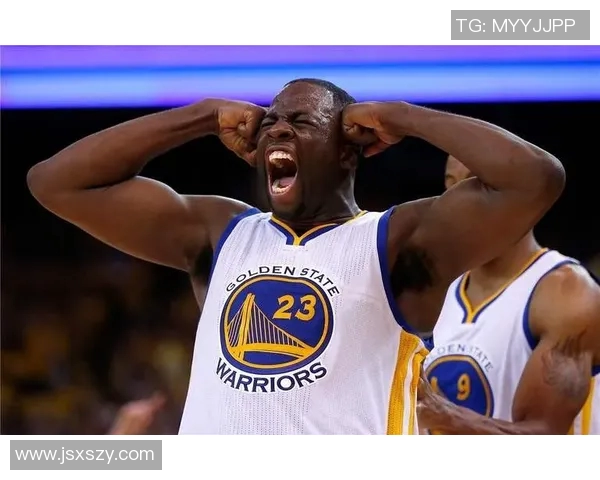 格林与姚明的对决：篮球场上的高度与智慧的较量