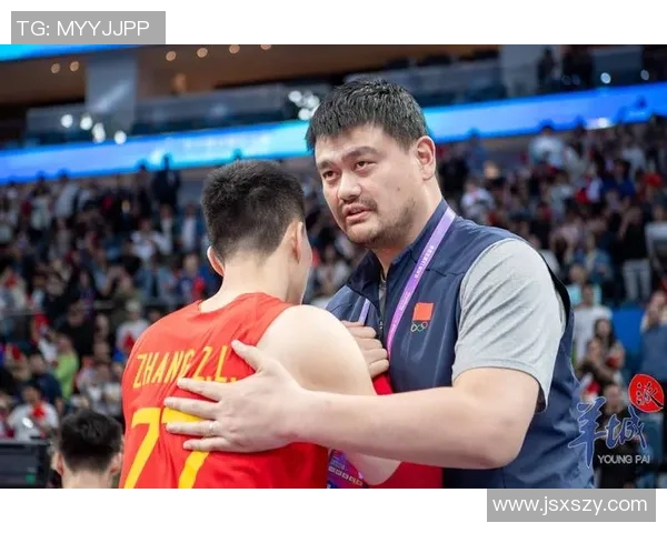 姚明退役时刻感人拥抱背后的故事与篮球传奇的告别