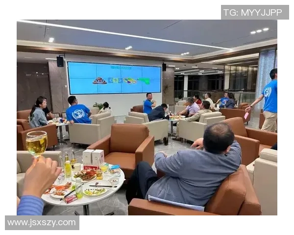 香港足球明星莅临芜湖与球迷亲密互动共庆足球盛事 香港足球明星莅临芜湖与球迷亲密互动共庆足球盛事