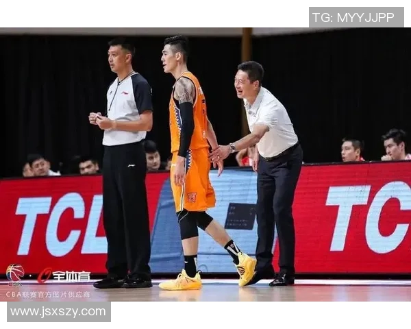 刘铮的奋斗历程与篮球梦想:从青涩少年到职业球员的成长之路 刘铮的奋斗历程与篮球梦想:从青涩少年到职业球员的成长之路